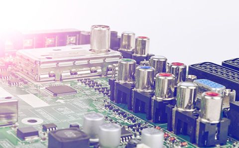 電流對超級電容器的性能有很大影響嗎？